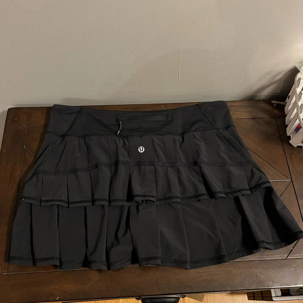 Lululemon pace setter skirt black size 8 regular